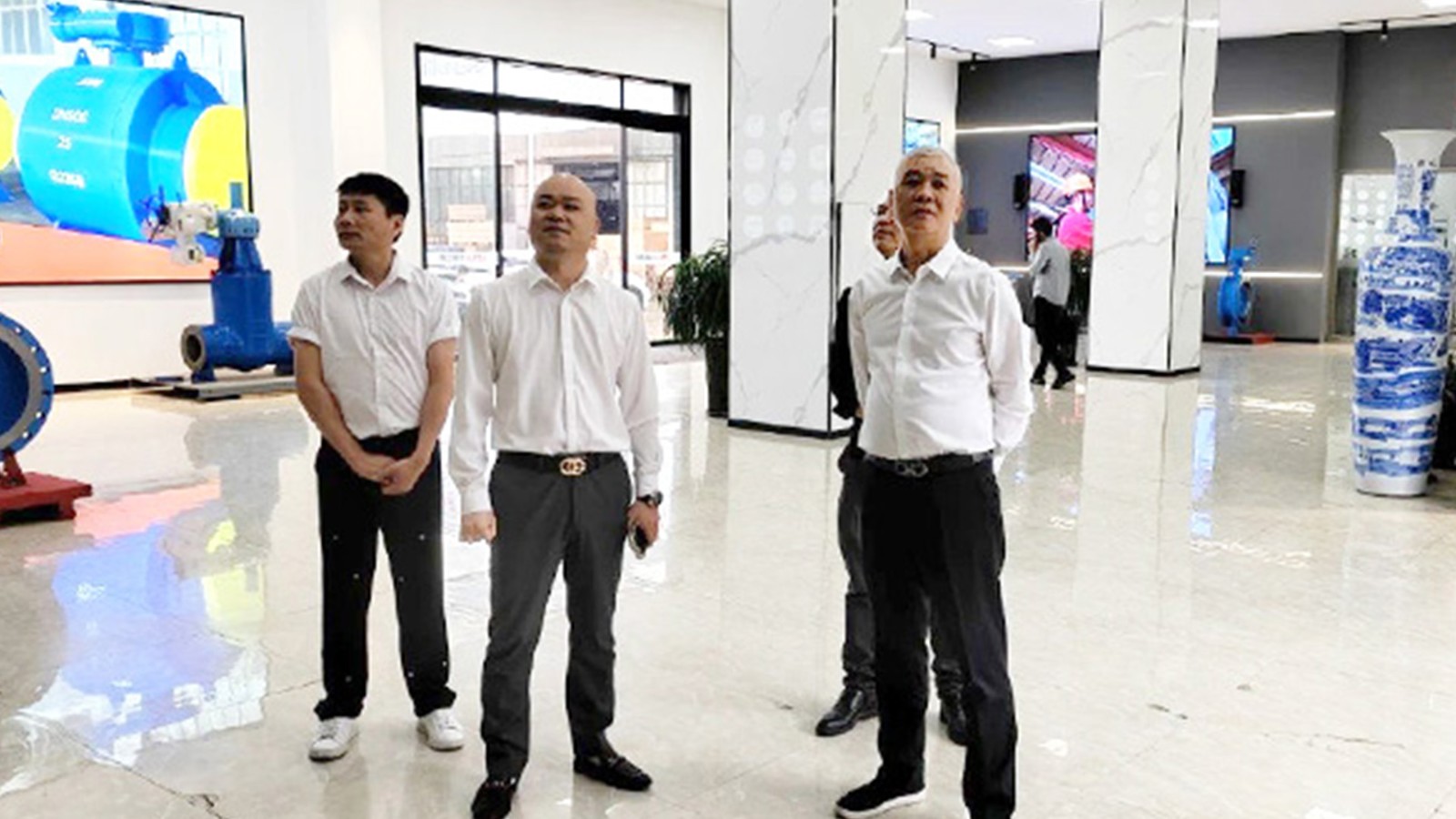 龍灣區(qū)政協(xié)主席吳昌亮走訪(fǎng)吉泰閥門(mén)集團(tuán)
